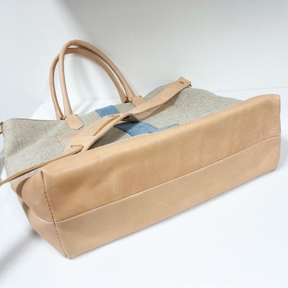 Monte & Coe Italian Wool Tote in Nude Crossbody Strap - Picture 7 of 12